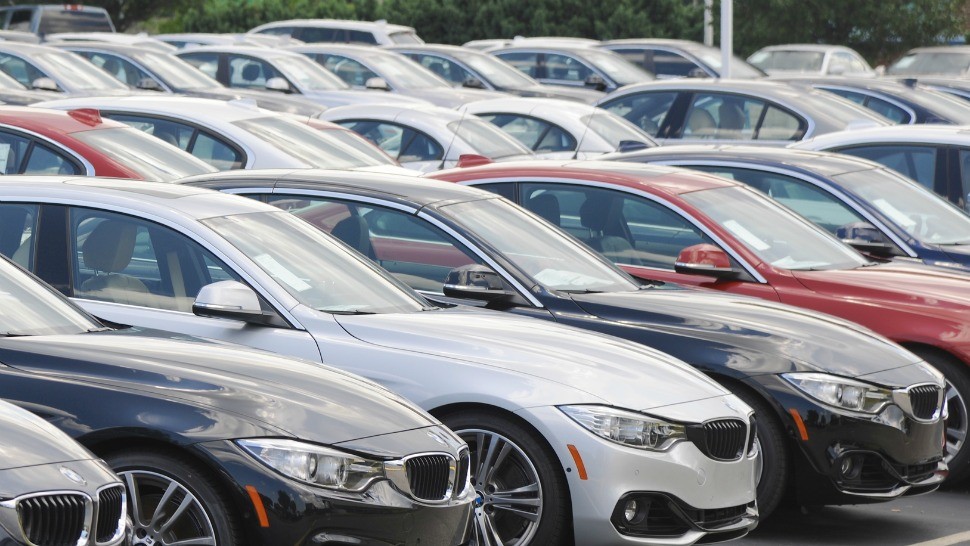 Quick and easy financing options are offered to the customers to purchase the used cars.